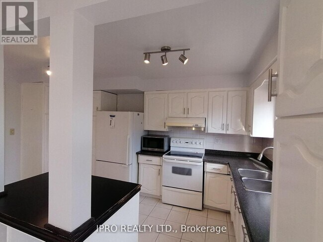 Building Photo - 2288 Marzipan Ct