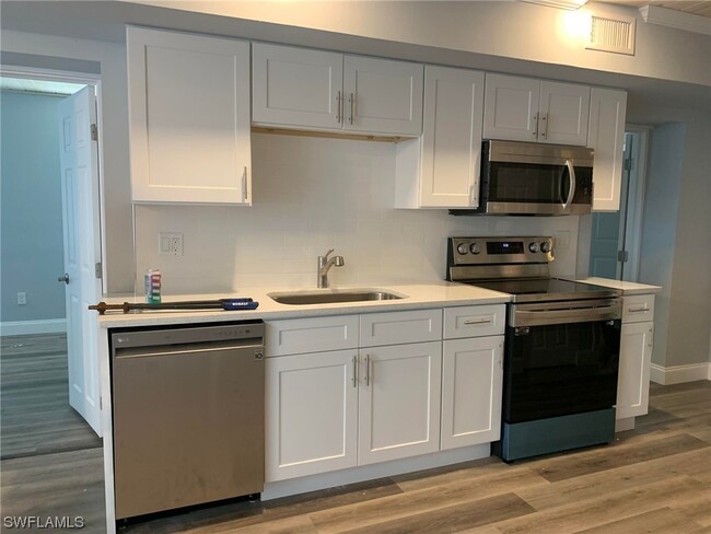 Building Photo - 2551 Broadwater St