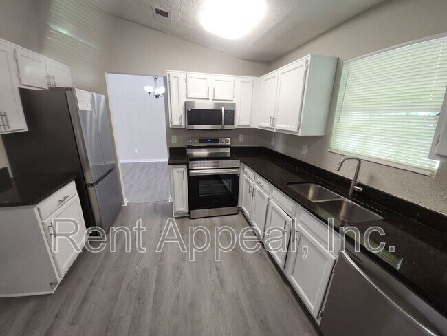Foto del edificio - 3368 Eastmont Ln