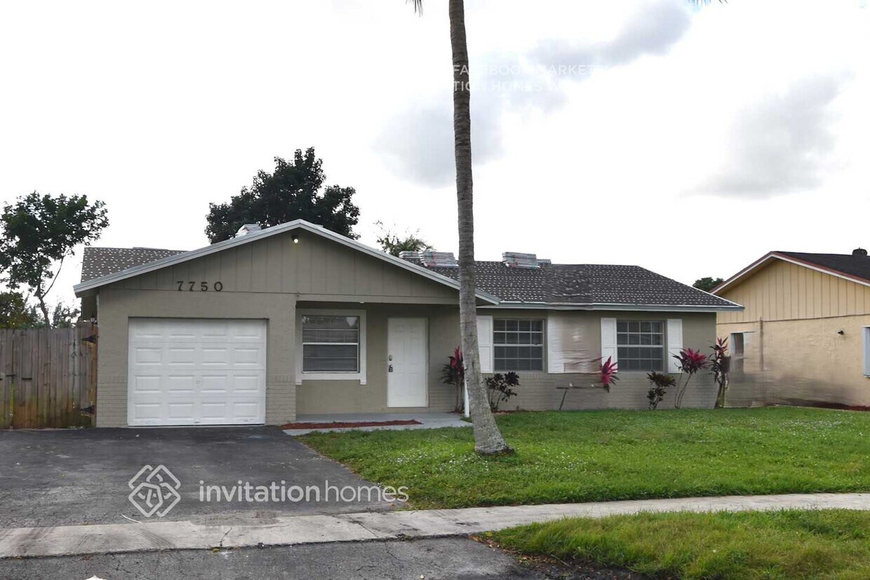 Foto principal - 7750 NW 45th Ct
