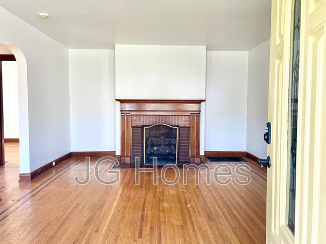 Photo - 1810 Cypress St House