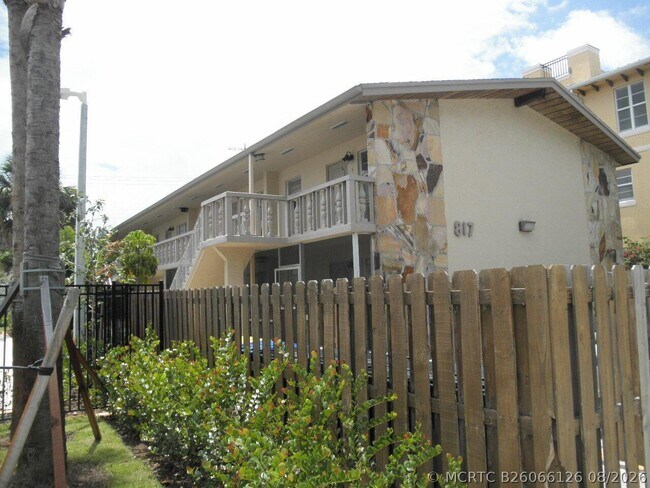 Foto del edificio - 817 S Federal Hwy