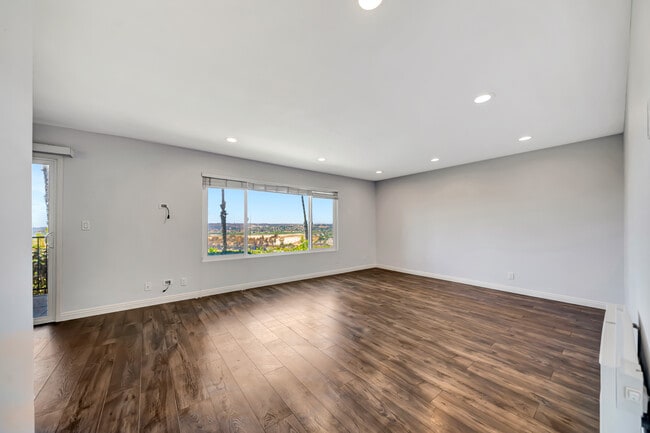 Building Photo - 3606 Vista Rey