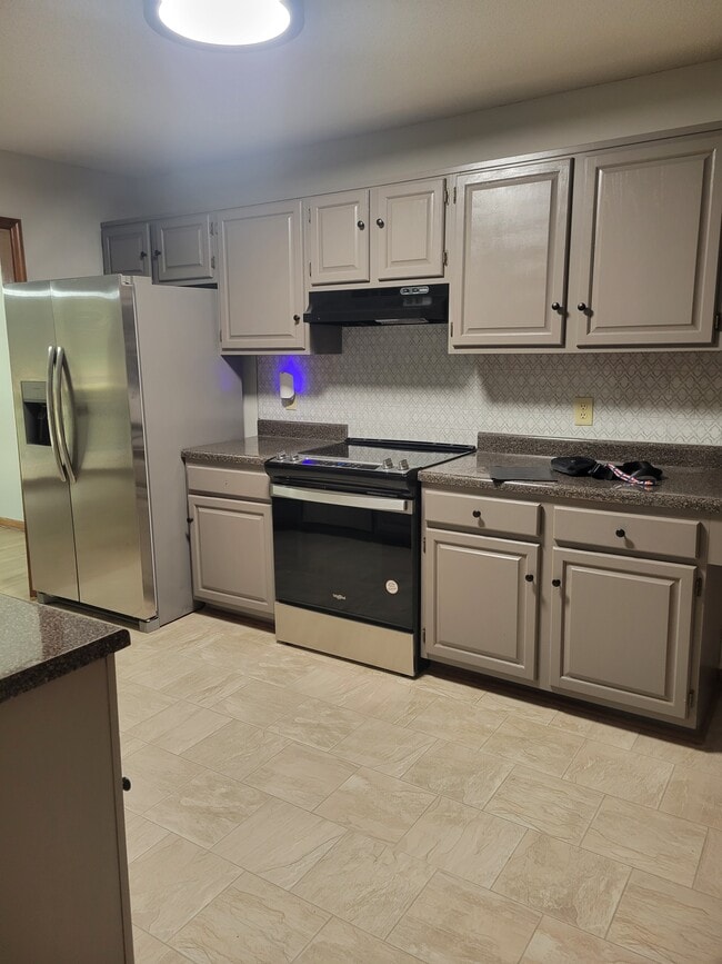 New appliances - 135 Pebble Dr