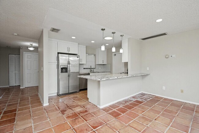 Foto del edificio - 7407 Silver Woods Ct