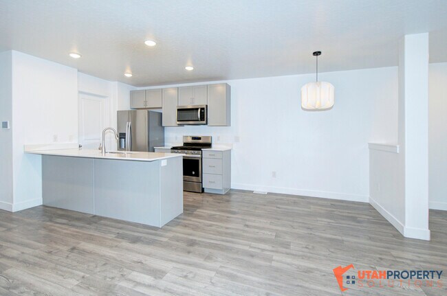 Building Photo - 763 N 3860 W