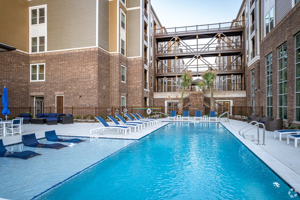 Belle Spring Branch Apartments in Houston, TX