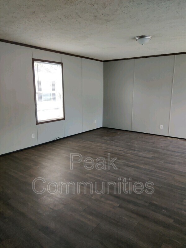 Foto del edificio - 7377 Chinook Cir