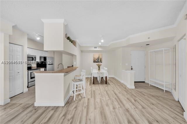Foto del edificio - 17145 N Bay Rd