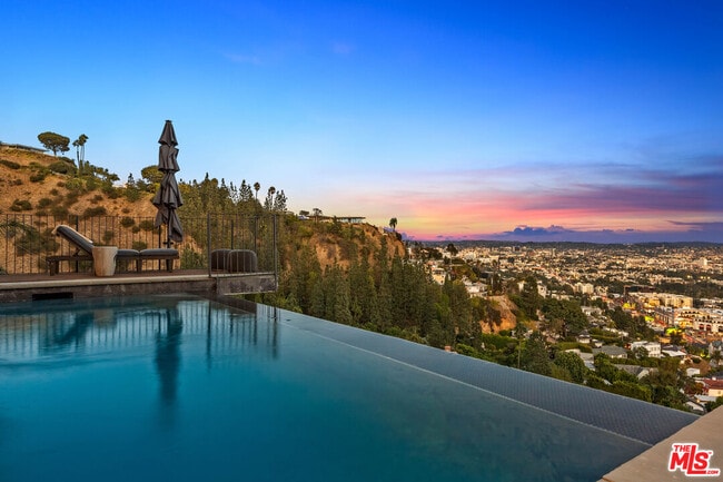 Building Photo - 8425 Hillside Ave