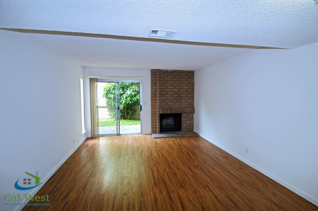 Building Photo - 571 Union Ave