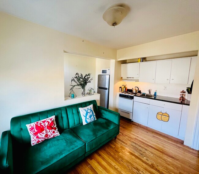 Foto del edificio - 3335 70th St