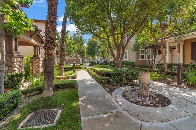 Building Photo - 8798 Nozay Ln