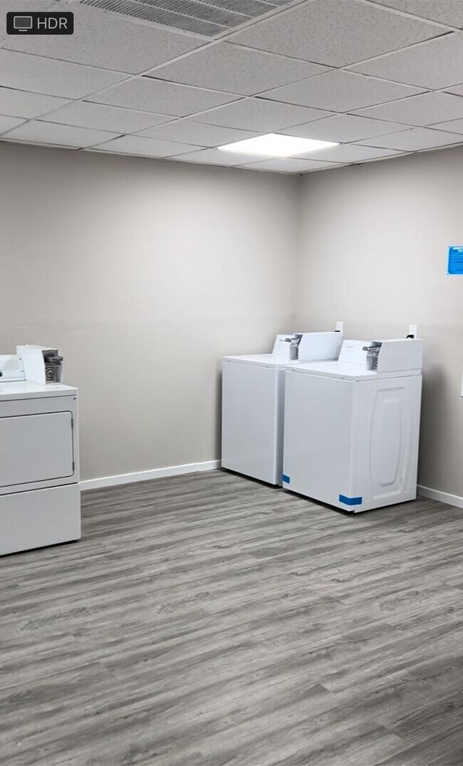 Building Photo - Central Plaza Apartments