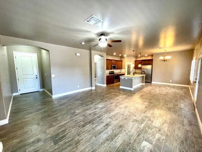 Foto del edificio - Beautiful 3 Bedroom Home in Central Kingman!