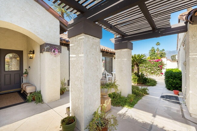 Building Photo - 61 Cll Solano