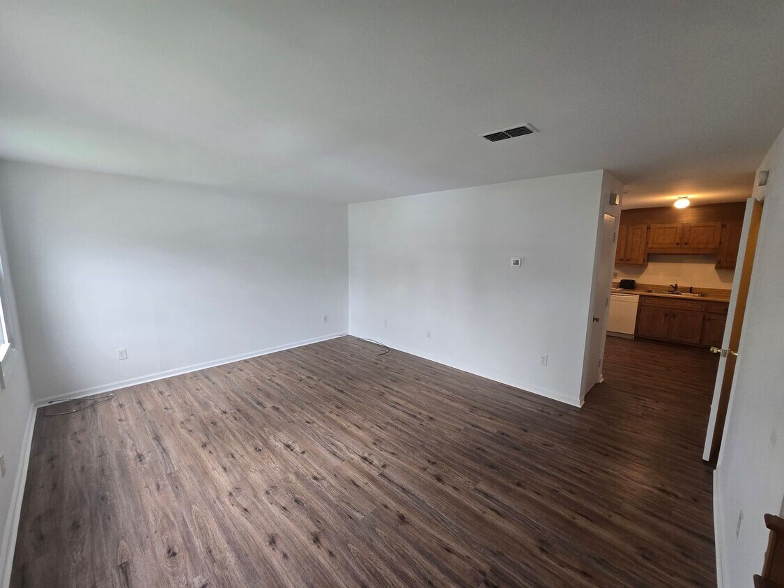 Foto del edificio - 3 BR TOWNHOUSE IN PRINCE GEORGE COMMONS