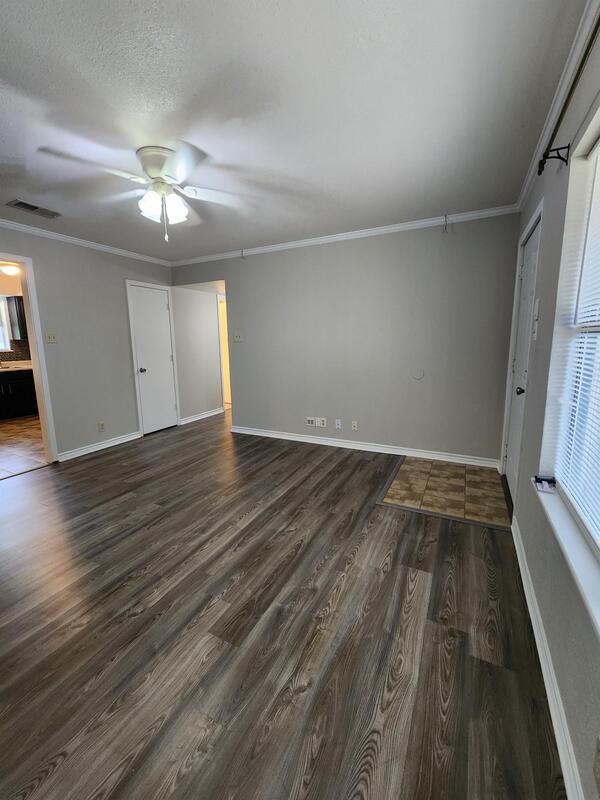 Building Photo - 111 Crepe Myrtle Rd
