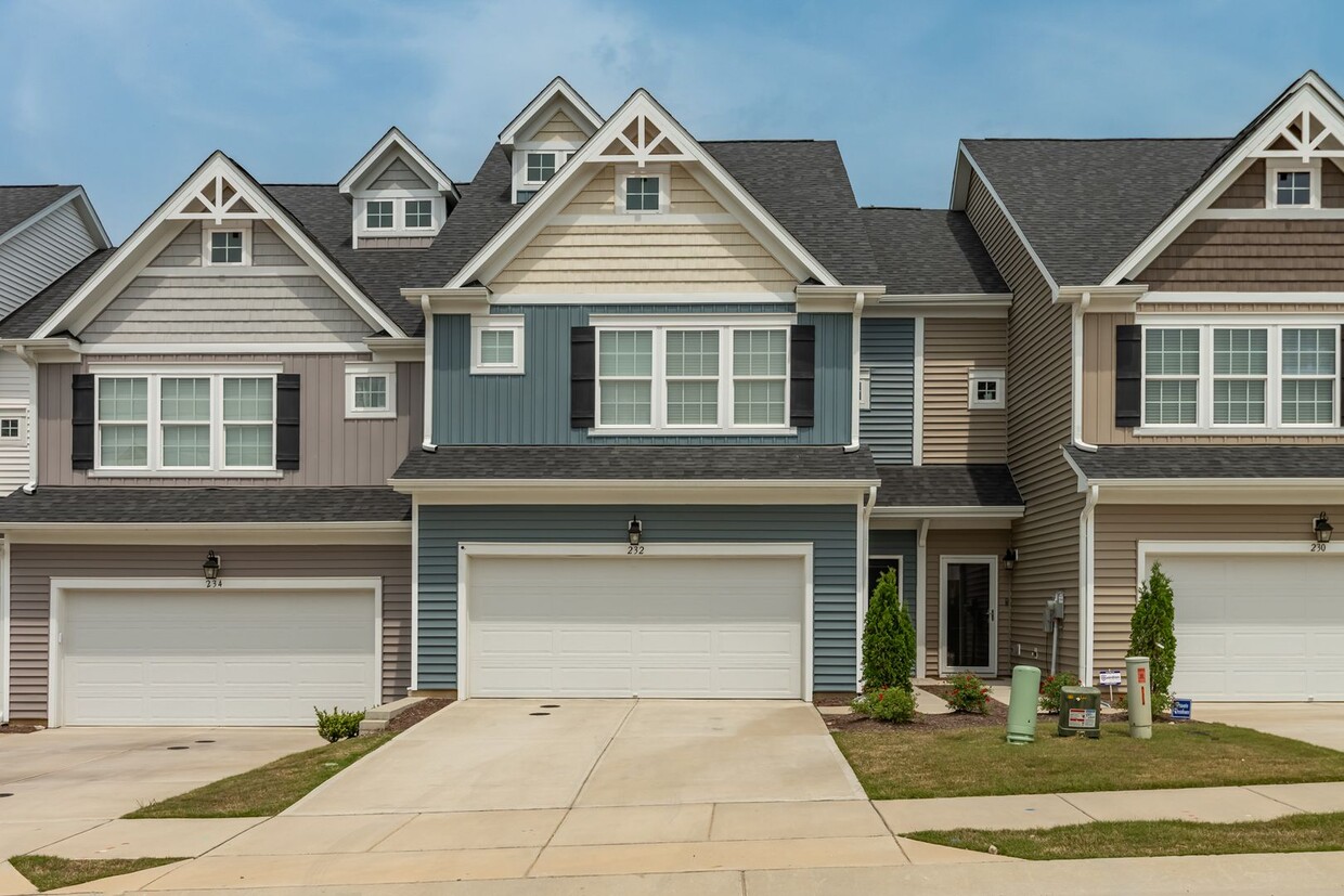 Primary Photo - Charming 3 bedroom 2.5 bath Townhome in Wa...
