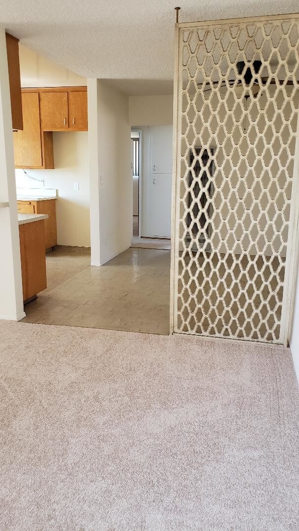 Separate dining room with ceiling fan - 122 Elm St