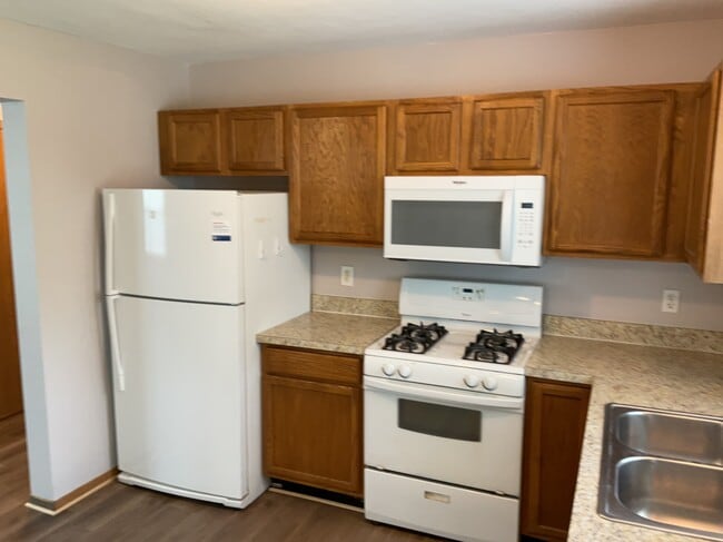 Building Photo - 6549 Samantha Ln
