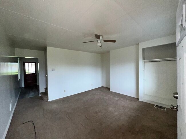 Building Photo - 709 Waddell Ave