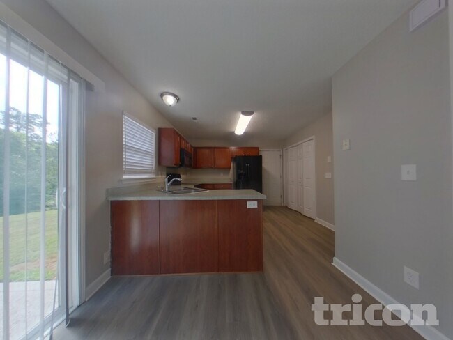 Building Photo - 911 Woodington Ln