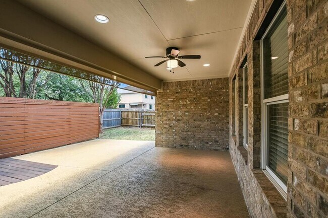 Foto del edificio - 401 King Eider Ln