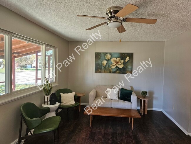 Building Photo - 4717 Cactus Way
