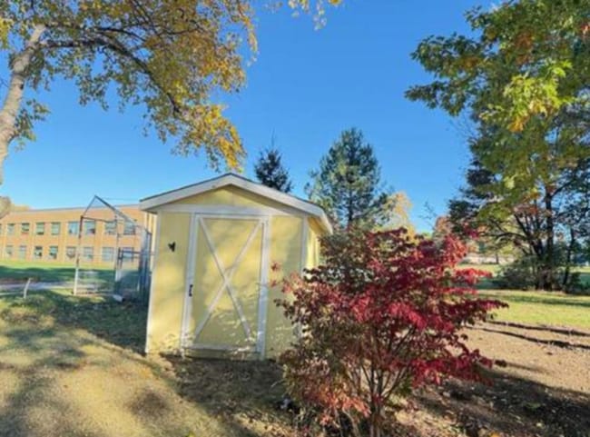 Building Photo - 154 W Good Ave