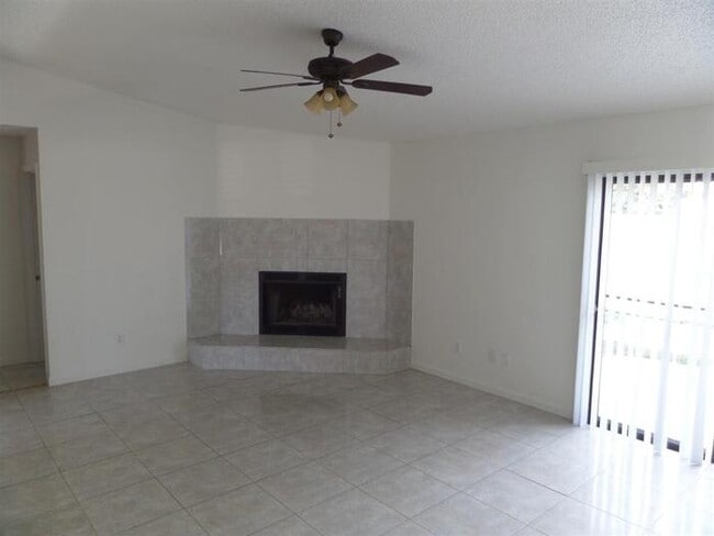 Building Photo - 546 Fort Smith Blvd