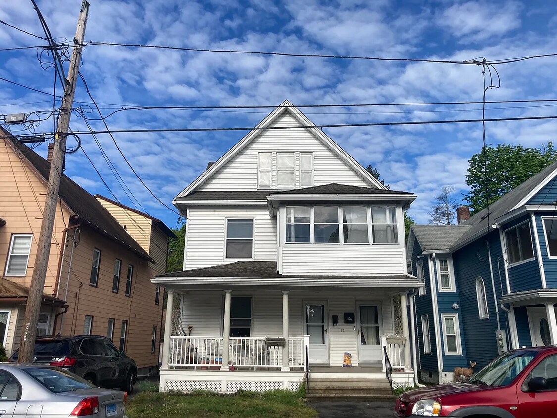 Primary Photo - 25 Holbrook St