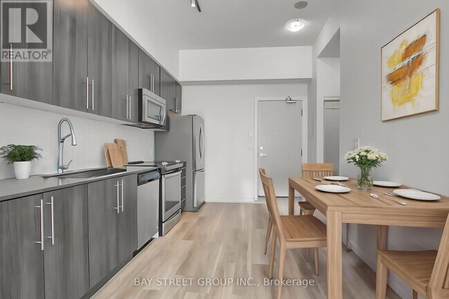 Photo du bâtiment - 4011-4011 Brickstone Mews