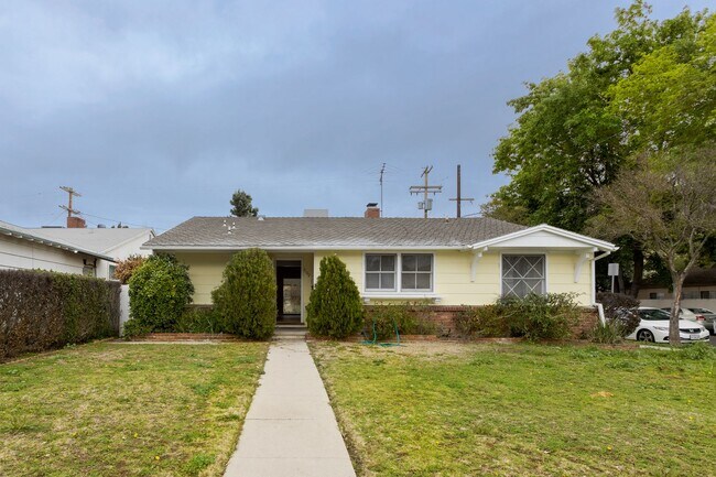 Foto del edificio - Charming 3 bd Home in Van Nuys