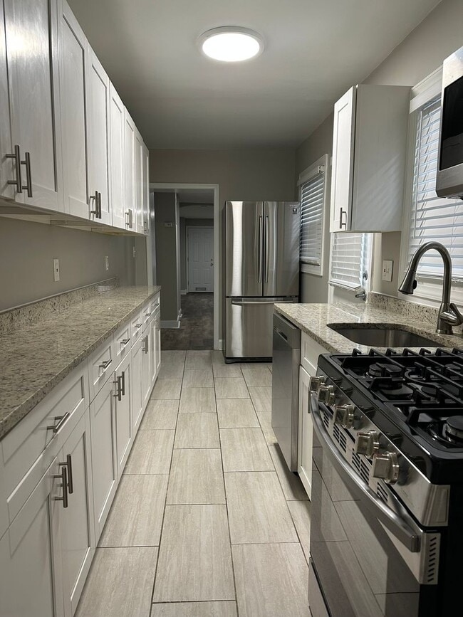 Building Photo - 251 S Central Ave