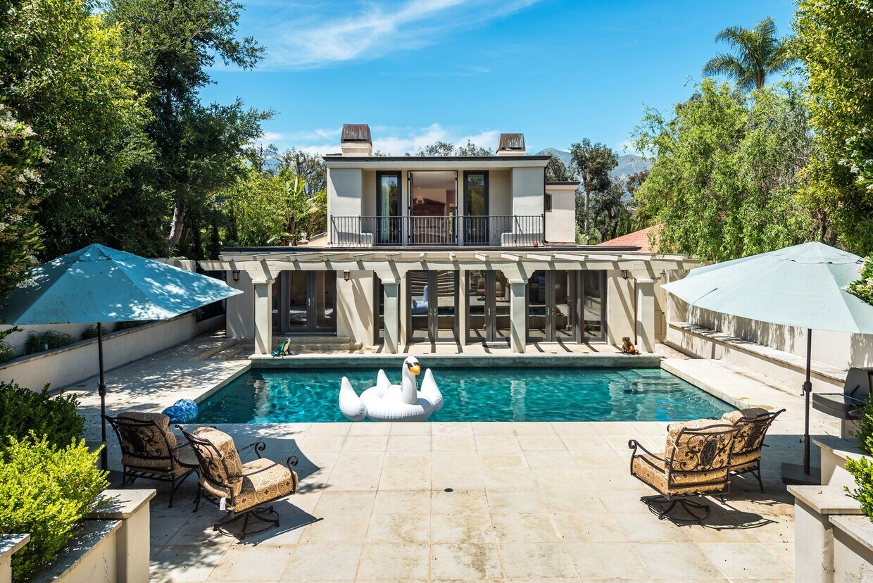 Primary Photo - Spectacular and Spacious Tuscan style Mont...
