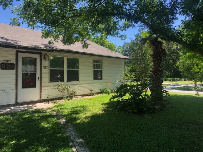 Building Photo - 9345 Talton St