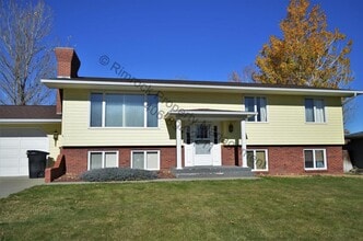 Building Photo - 415 Constitution Ave Building Photo - 415 Constitution Ave