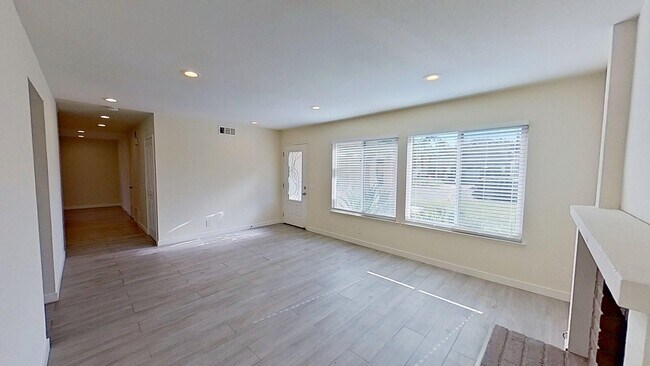 Foto del edificio - 25621 Califia Dr