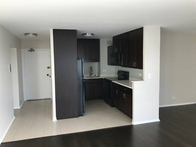 Foto del edificio - 6157 N Sheridan Rd