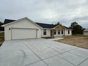 Building Photo - 765 N Kansas St