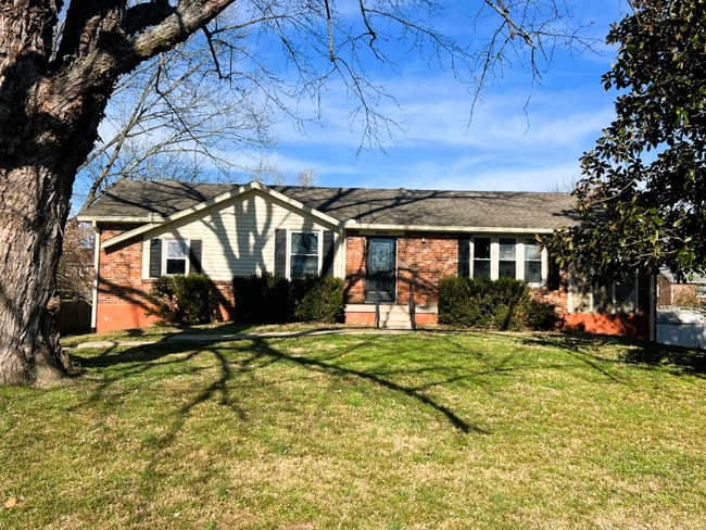 Building Photo - 3004 Sheddan Dr