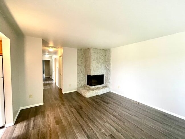 Building Photo - 8783 Chase Dr