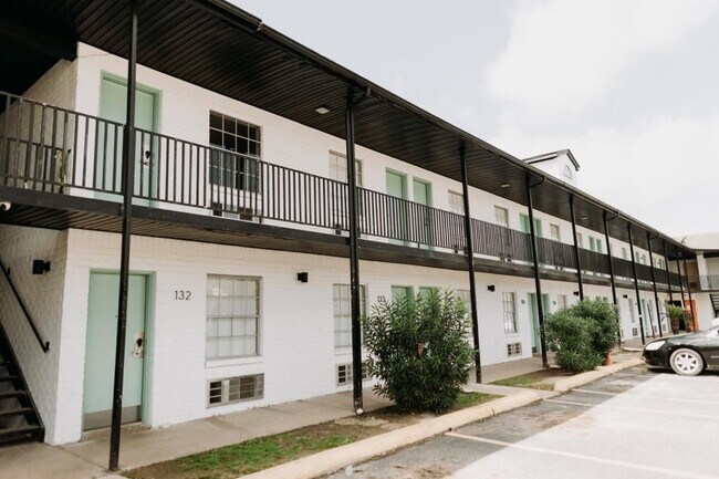 Foto del edificio - 870 Old Alice Rd