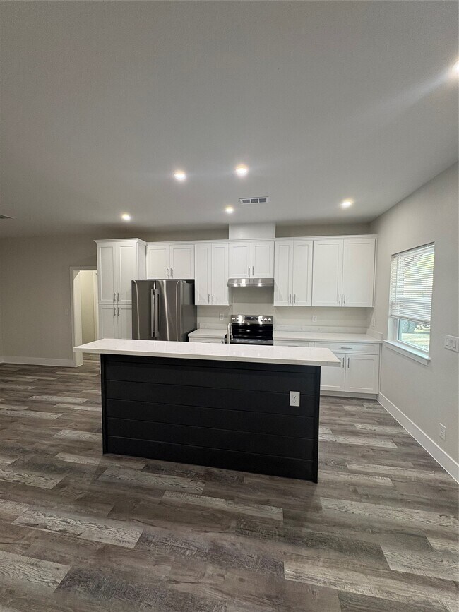 Foto del edificio - 23732 Panky Ln