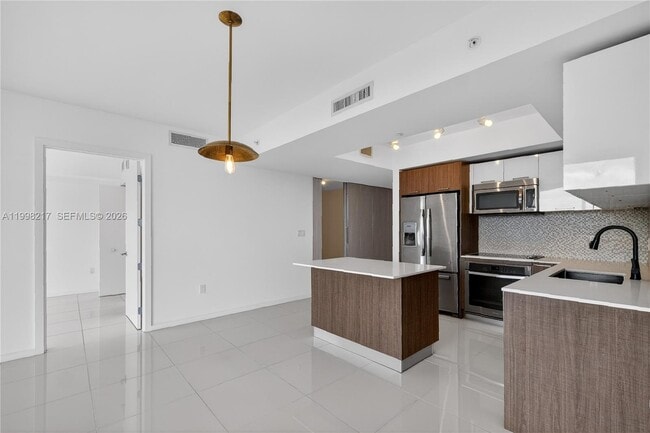 Foto del edificio - 5252 NW 85th Ave