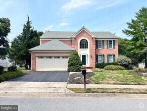 Building Photo - 8596 Trail View Dr