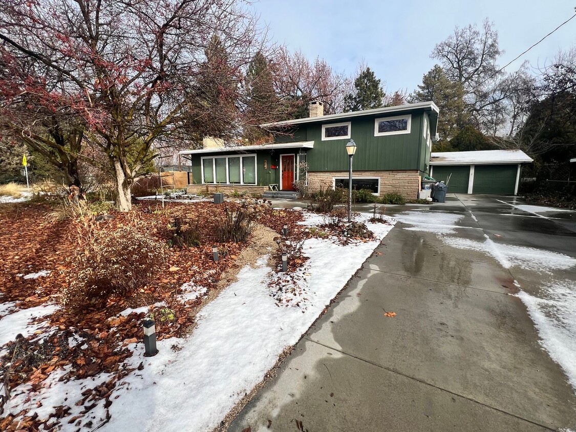 Primary Photo - 4 Bedroom/2.5 Bath Updated Mid-Century Beauty