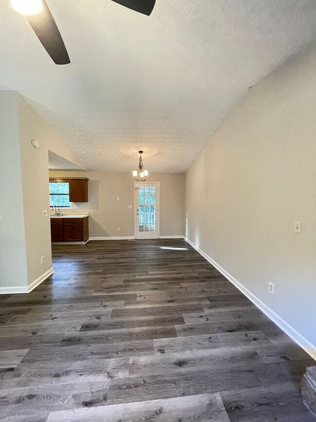 Foto del edificio - Updated 4 bedroom 2 bath home near in Dallas!