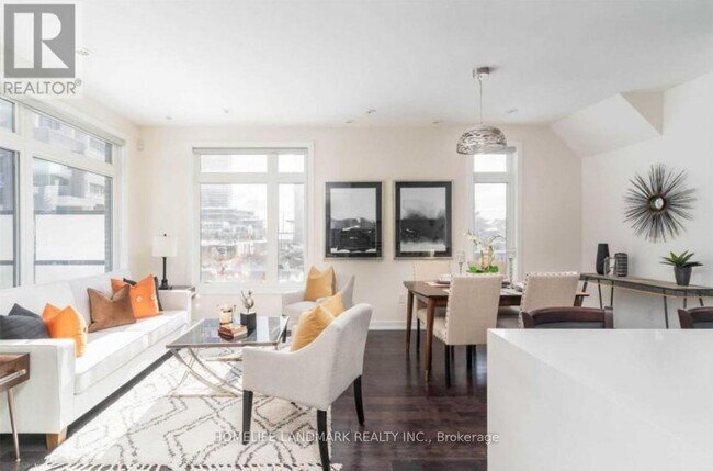 Photo du bâtiment - 4070-4070 Parkside Village Dr